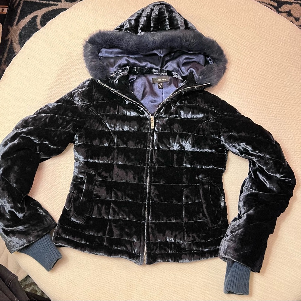 Bebe Y2K navy velvet cropped hooded puffer jacket XS